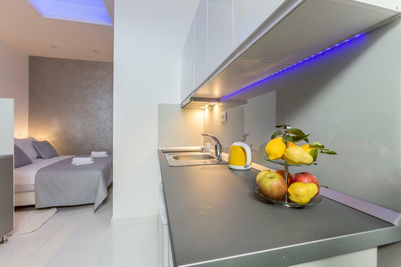 Studio Apartments Twins Split Exterior foto